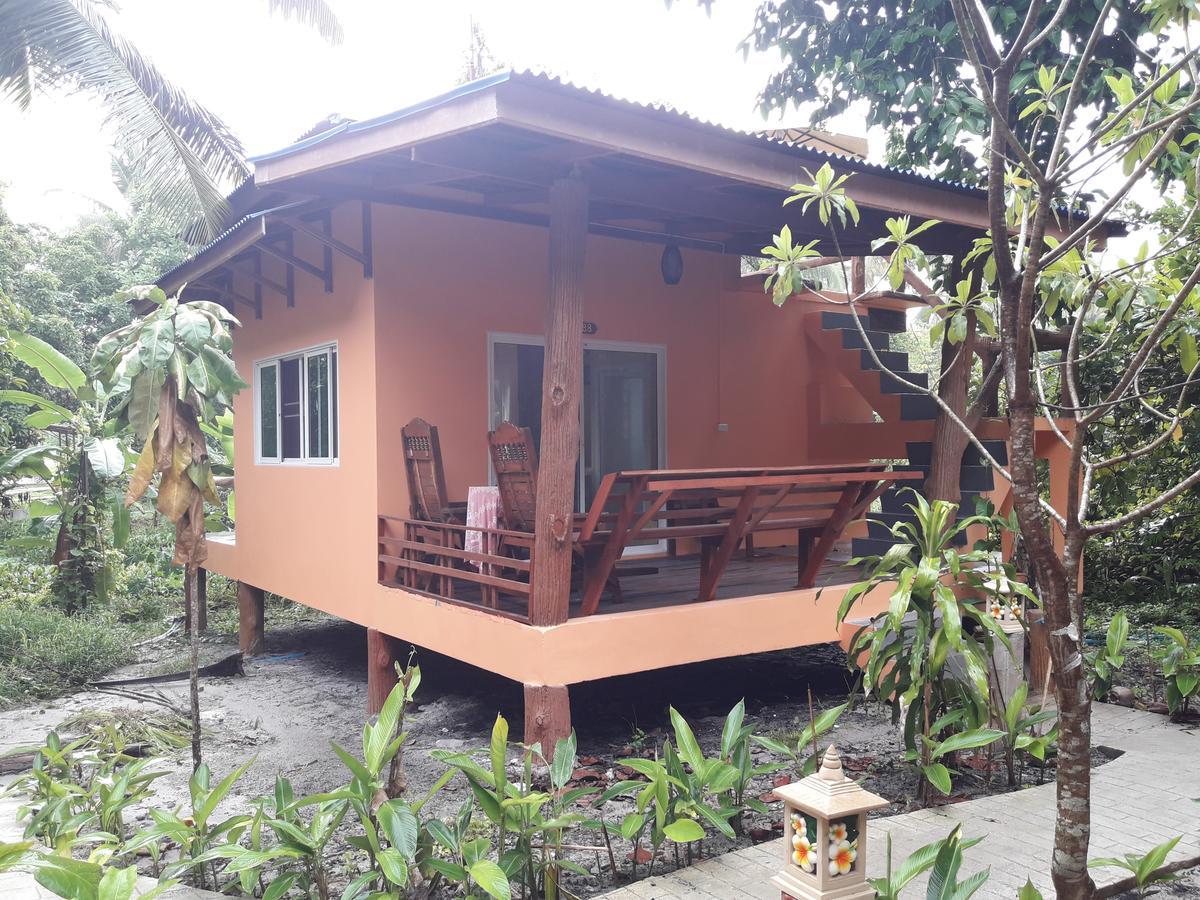 Jj Beach Resort & Jj Seafood Koh Phayam Buitenkant foto