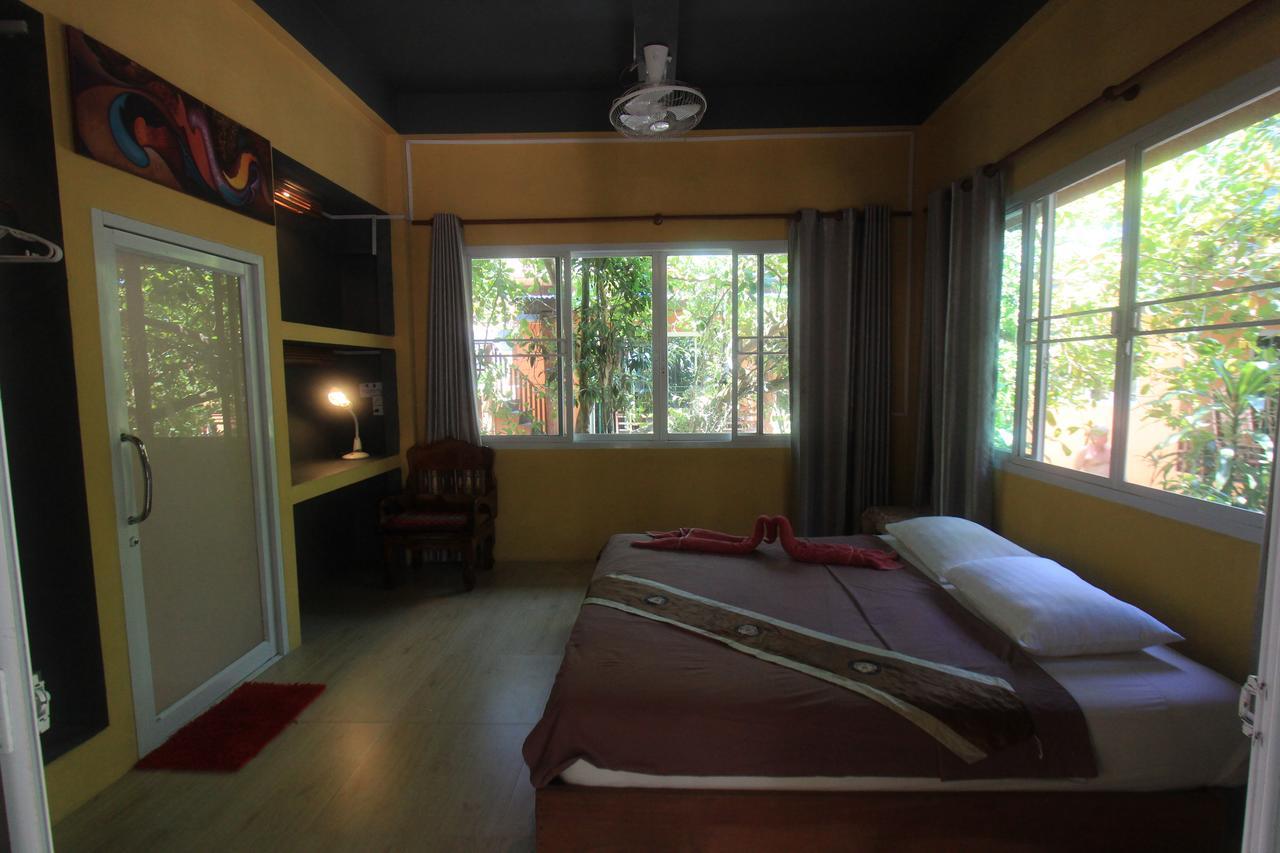 Jj Beach Resort & Jj Seafood Koh Phayam Buitenkant foto