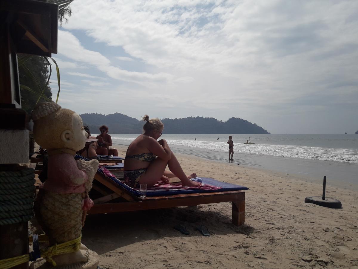 Jj Beach Resort & Jj Seafood Koh Phayam Buitenkant foto