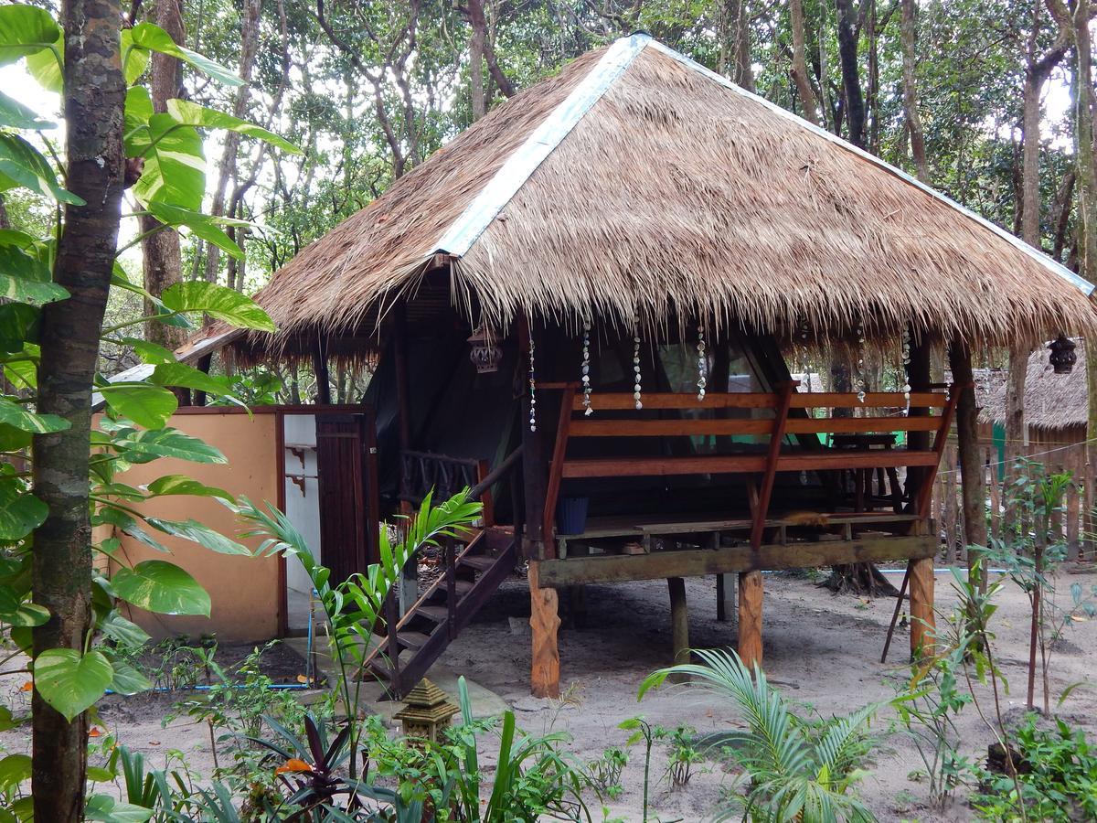 Jj Beach Resort & Jj Seafood Koh Phayam Buitenkant foto